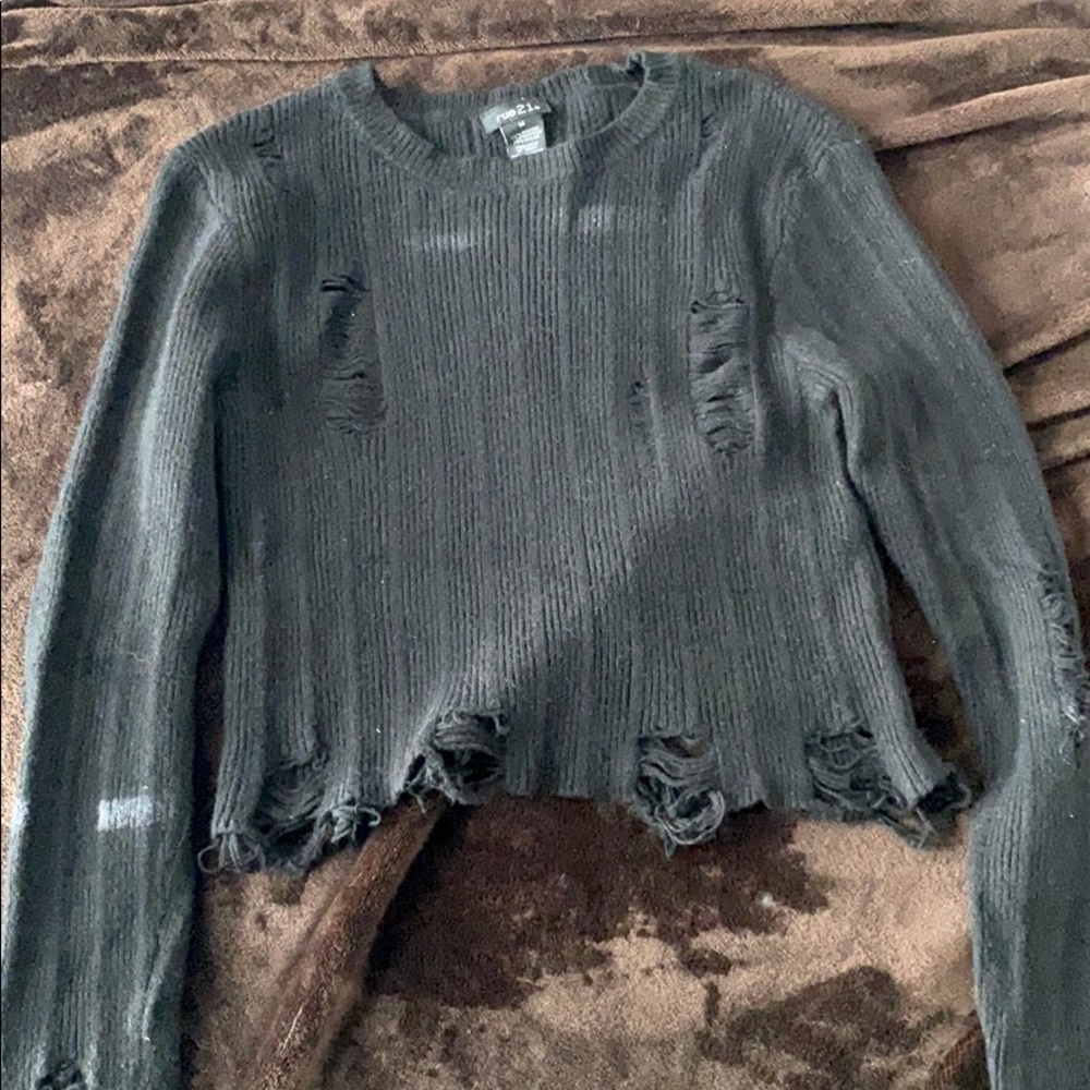 Black long sleeve cropped sweater